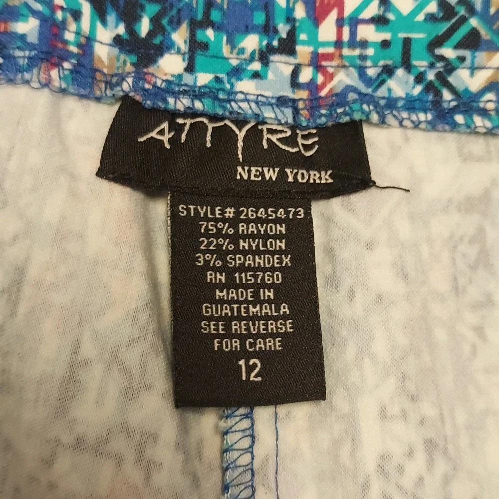 ATTYRE New York Womens Size 12 Blue Geometric Mosaic Print Skort Preppy‎ Sretch